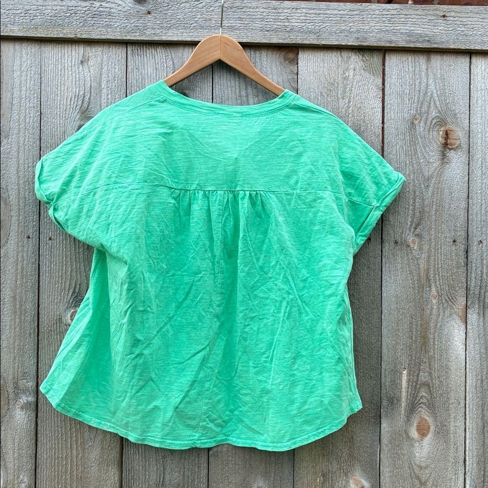 New In Women's Top - Picture 2 of 7